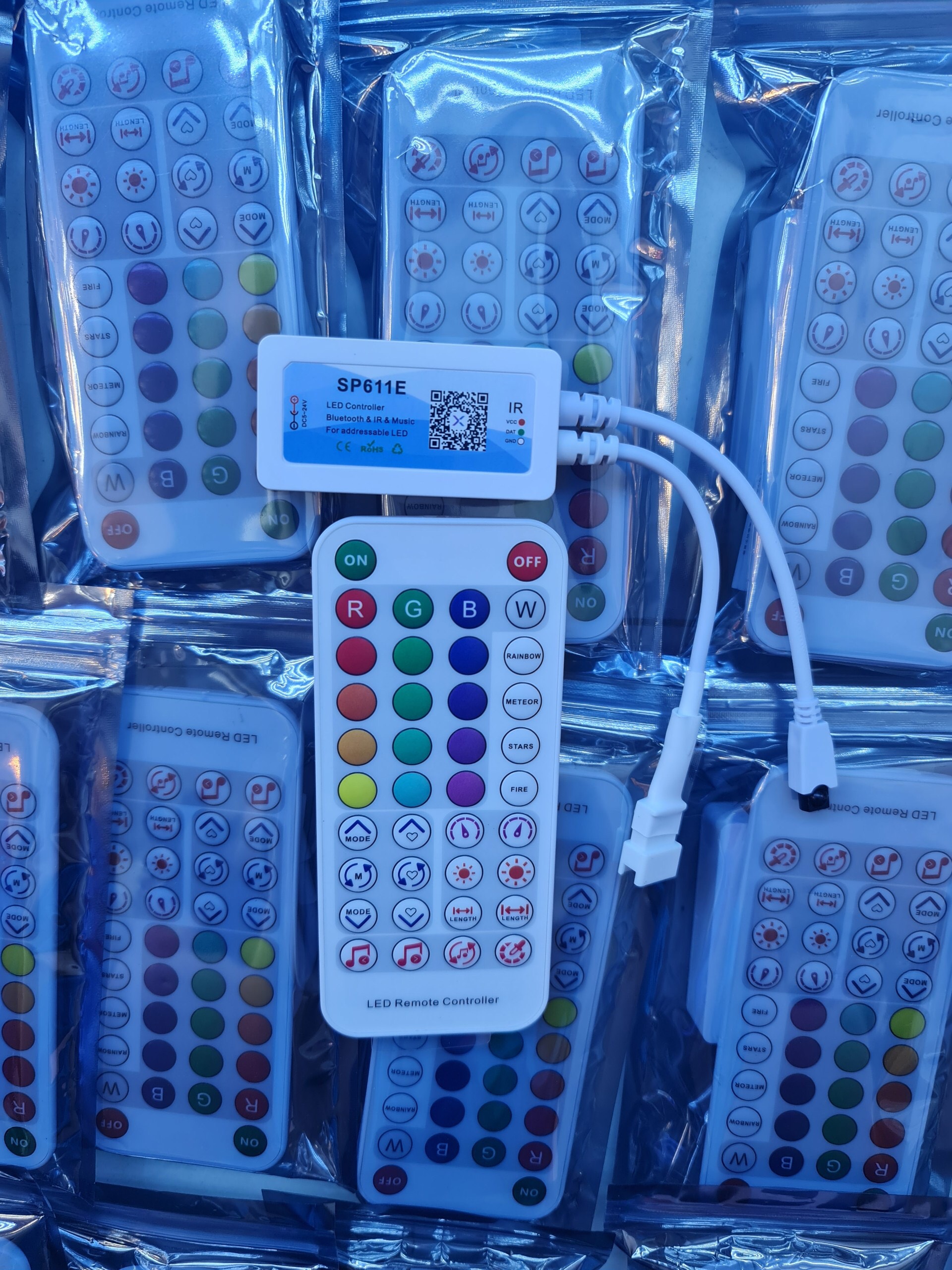  Bo led full 16703 xài app +remote